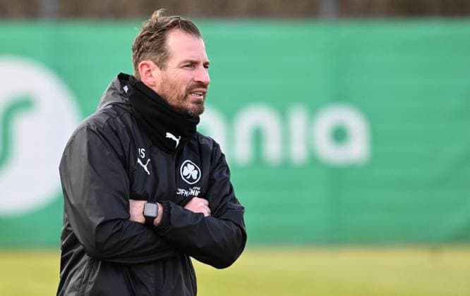 28 01 2025 Soccer 2 Bundesliga Season 2024 2025 SpVgg Greuther Fürth Fuerth Kleeblatt Training xwoxzix Jan Siewert Coach SpVgg Greuther Fürth