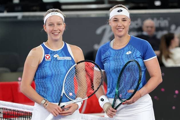 TENNIS - WTA, Tennis Damen Upper Austria Ladies Linz LINZ,AUSTRIA,29.JAN.25 - TENNIS - WTA Tour, Upper Austria Ladies Linz. Image shows Sinja Kraus (AUT) and Anna Blinkova (RUS).  GEPAxpictures xWalterxLuger
