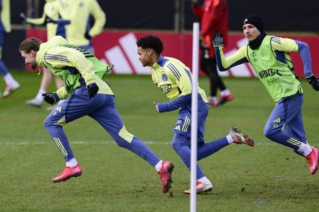 AMSTERDAM - Kenneth Taylor, Gaston Avila, Steven Berghuis of Ajax during MD-1 training ahead of the match against Galatasaray at the Johan Cruijff ArenA on Jan. 29, 2025 in Amsterdam, Netherlands. ANP OLAF KRAAK UEFA Europa Europa League 2024 25 xVIxANPxSportx xxANPxIVx 518634290 originalFilename: 518634290.jpg