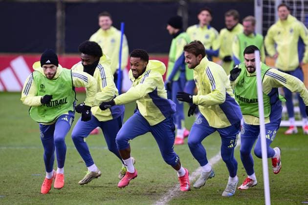 AMSTERDAM - Jordan Henderson, Jorthy Mokio, Chuba Akpom , Daniele Rugani , Josip Sutalo of Ajax during MD-1 training ahead of the match against Galatasaray at the Johan Cruijff ArenA on Jan. 29, 2025 in Amsterdam, Netherlands. ANP OLAF KRAAK UEFA Europa Europa League 2024 25 xVIxANPxSportx xxANPxIVx 518634338 originalFilename: 518634338.jpg