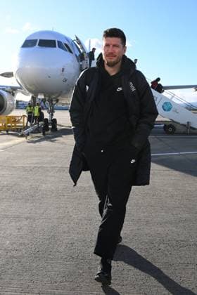 Rangers FC v Royale Union Saint-Gilloise - UEFA Europa League Media Activities 29 01 2025 GLASGOW, SCOTLAND - JANUARY 29 : Pocognoli Sebastien head coach of Royale Union Saint-Gilloise pictured during arrival at the airport prior the UEFA Europa League 2024 25 League Phase MD8 match between Rangers FC and Royale Union Saint-Gilloise on January 29, 2025 in Glasgow, Scotland, 29 01 2025 Glasgow Scotland  Copyright: xVincentxKalutx