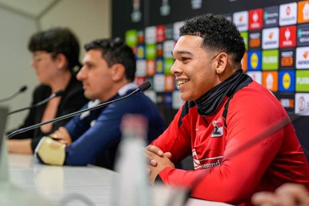 2025-01-29 Ferencvaros v AZ Alkmaar - UEFA Europa League BUDAPEST, HUNGARY - JANUARY 29: Goalkeeper Rome-Jayden Owuso-Oduro of AZ smiles during a press conference, PK, Pressekonferenz before the UEFA Europa League match between Ferencvaros and AZ Alkmaar at Ferencvaros Stadion on January 29, 2025 in Budapest, Hungary. Budapest Ferencvaros Stadion Hungary Content not available for redistribution in The Netherlands directly or indirectly through any third parties. Copyright: xEdxvanxdexPolx