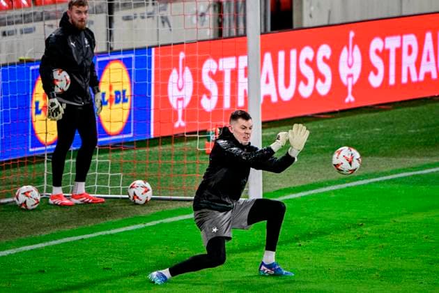 SK Slavia Praha goalkeepers (L-R) Jindrich Stanek and Ales Mandous attend a training session before UEFA Europa League last 8th round match SK Slavia Praha vs Malmo FF, in Prague, Czech Republic, on January 29, 2025. (CTKxPhoto VitxSimanek) CTKPhotoP2025012906880  CTKPhotoP2025012906880
