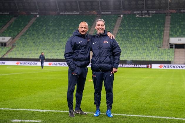 2025-01-29 Ferencvaros v AZ Alkmaar - UEFA Europa League BUDAPEST, HUNGARY - JANUARY 29: Assiatant manager Kenneth Goudmijn of AZ and Goalkeeper coach Nick van Aart during a press conference, PK, Pressekonferenz before the UEFA Europa League match between Ferencvaros and AZ Alkmaar at Ferencvaros Stadion on January 29, 2025 in Budapest, Hungary. Budapest Ferencvaros Stadion Hungary Content not available for redistribution in The Netherlands directly or indirectly through any third parties. Copyright: xEdxvanxdexPolx