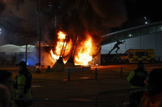 UEFA Champions League Matchday 8 of 8 Manchester City v Club Brugge A fire breaks out just outside of the Etihad Stadium during the UEFA Champions League Matchday 8 of 8 Manchester City vs Club Brugge at Etihad Stadium, Manchester, United Kingdom, 29th January 2025 (Photo by Mark Cosgrove News Images) Manchester Etihad Stadium Manchester United, ManU Kingdom Copyright: xMarkxCosgrove NewsxImagesx