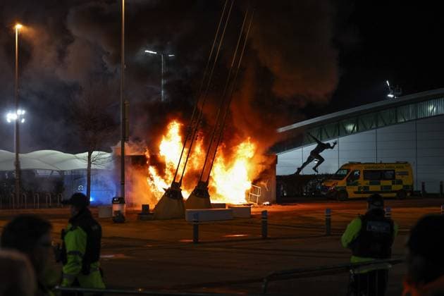 Football, CL, Manchester City - FC Brugge, fire breaks out in front of the stadium