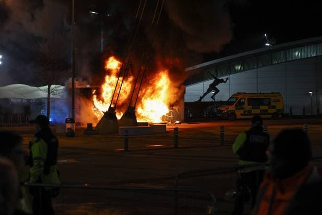 UEFA Champions League Matchday 8 of 8 Manchester City v Club Brugge A fire breaks out just outside of the Etihad Stadium during the UEFA Champions League Matchday 8 of 8 Manchester City vs Club Brugge at Etihad Stadium, Manchester, United Kingdom, 29th January 2025 (Photo by Mark Cosgrove News Images) Manchester Etihad Stadium Manchester United, ManU Kingdom Copyright: xMarkxCosgrove NewsxImagesx