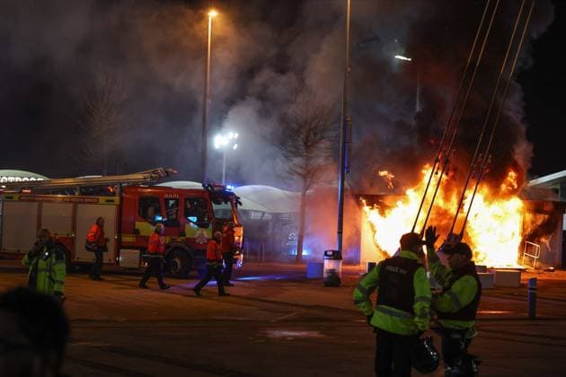 UEFA Champions League Matchday 8 of 8 Manchester City v Club Brugge A fire breaks out just outside of the Etihad Stadium during the UEFA Champions League Matchday 8 of 8 Manchester City vs Club Brugge at Etihad Stadium, Manchester, United Kingdom, 29th January 2025 (Photo by Mark Cosgrove News Images) Manchester Etihad Stadium Manchester United, ManU Kingdom Copyright: xMarkxCosgrove NewsxImagesx