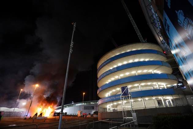 Manchester City FC v Club Brugge KV A merchandise store on fire before the game during the Manchester City FC v Club Brugge KV UEFA Champions League match at Etihad Stadium, Manchester, England, United Kingdom on 29 January 2025 Credit: Jake Kirkman Every Second Media Editorial use only. All images are copyright Every Second Media Limited. No images may be reproduced without prior permission. Copyright: xIMAGO EveryxSecondxMediax ESM-1301-0007