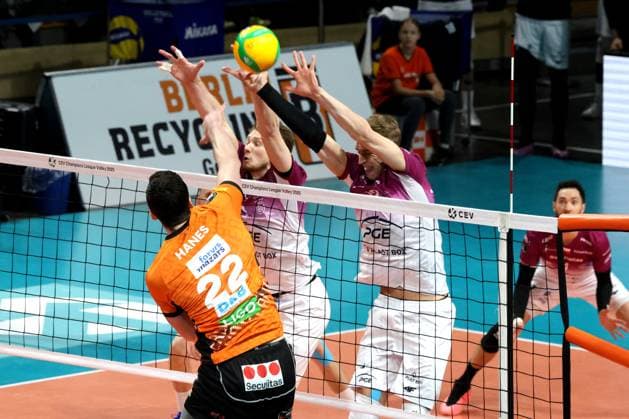 DEU, CEV Champions League, BR Volleys vs Projekt WARSZAWA, 29 01 2025, Max Schmeling Halle, Berlin, DEU, CEV Champions League, BR Volleys vs Projekt WARSZAWA, in the picture Jake Hanes BR Volleys 22 , Kochanowski Jakub Projekt WARSZAWA 4 , SZALPUK Arturx Projekt WARSZAWA 12 Foto Juergen Engler nordphoto GmbH nordphotoxGmbHx xEngler nph00076