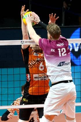 DEU, CEV Champions League, BR Volleys vs Project WARSZAWA, 29 01 2025, Max Schmeling Halle, Berlin, DEU, CEV Champions League, BR Volleys vs Project WARSZAWA, in the picture Johannes Tille BR Volleys 6 , SZALPUK Arturx Project WARSZAWA 12 Photo Juergen Engler nordphoto GmbH nordphotoxGmbHx xEngler nph00076