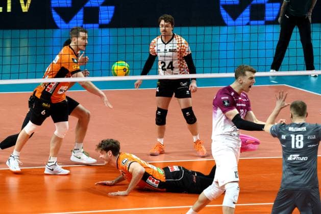 DEU, CEV Champions League, BR Volleys vs Projekt WARSZAWA, 29 01 2025, Max Schmeling Halle, Berlin, DEU, CEV Champions League, BR Volleys vs Projekt WARSZAWA, in the picture Matthew Knigge BR Volleys 2 , Johannes Tille BR Volleys 6 , Kyle Dagostino BR Volleys 24 , SZALPUK Arturx Projekt WARSZAWA 12 , WOJTASZEK Damian Projekt WARSZAWA 18 Foto Juergen Engler nordphoto GmbH nordphotoxGmbHx xEngler nph00076