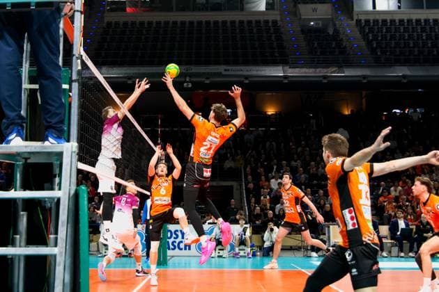 Tobias Krick BR Volleys, 21 takes a swing, BRVolleys vs PGE Project Warsaw n, Champions League , 2025 01 29 Berlin Berlin Land Copyright: xFootxBowl ThomasxSobotzkix
