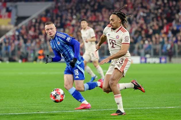 Nino Marcelli SK Slovan Bratislava and Sacha Boey FC Bayern Muenchen battle for the ball, UEFA Champions League 2024 25 League Phase MD8, FC Bayern Munich v SK Slovan Bratislava, Allianz Arena on January 29, 2025 in Munich, Germany Photo by Marco Steinbrenner DeFodi Images Nino Marcelli SK Slovan Bratislava and Sacha Boey FC Bayern Muenchen battle for the ball, UEFA Champions League 2024 25 League Phase MD8, FC Bayern München v SK Slovan Bratislava, Allianz Arena, January 29, 2025 in Munich, Germany Photo by Marco Steinbrenner DeFodi Images Defodi 700 muenchen bratis 20250129 020 Defodi-700