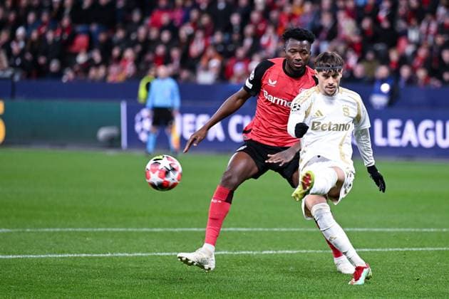 29 01 2025, Football, Champions League, Matchday 8, Season 2024 2025, Bayer 04 Leverkusen Sparta Prague, Edmond Tapsoba Bayer Leverkusen , Veljko Birmancevic Sparta Prague xRHR PHOTO TKx Copyright: RHR-FOTOx RHR-FOTO TK