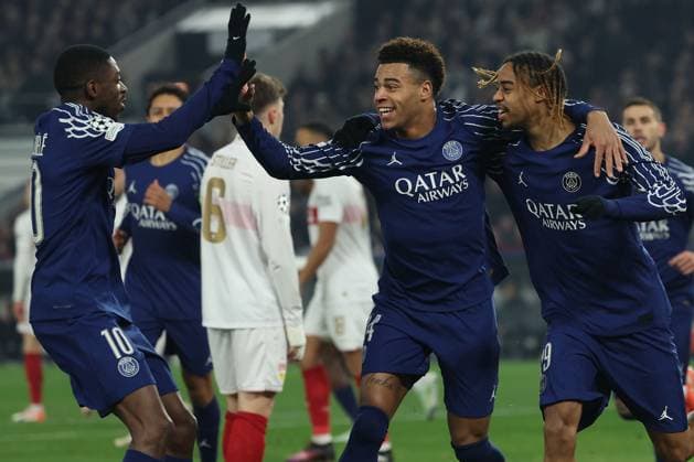 Stuttgart 29 January 2025 Uefa Champions League phase 2024 25 Matchday 8, VFB Stuttgart Paris Saint Germain v l , Ousmane Dembele Paris Saint Germain , DÃ sirÃ DouÃ Paris Saint Germain , Bradley Barcola Paris Saint Germain , Torjubel, Goal celebration, celebrate the goal Copyright: JoaquimxFerreira