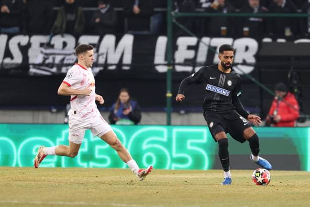 SOCCER - UEFA CL, Sturm vs RB Leipzig KLAGENFURT,AUSTRIA,29.JAN.25 - SOCCER - UEFA Champions League, SK Sturm Graz vs RasenBallsport Leipzig. Image shows Christoph Baumgartner (RB Leipzig) and Gregory Wuethrich (Sturm).  GEPAxpictures xChrisxBauer