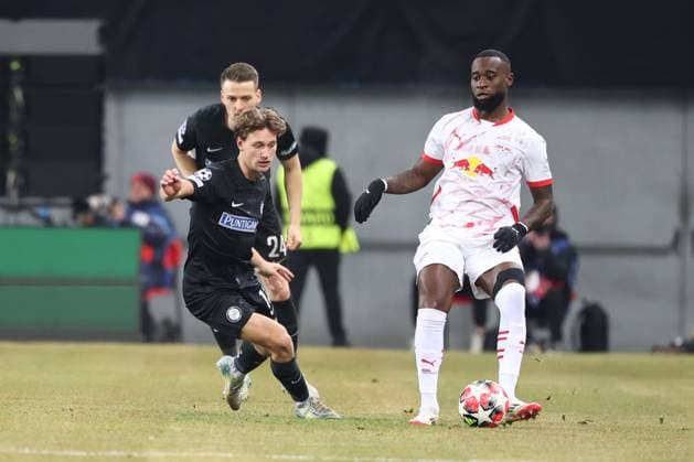 SOCCER - UEFA CL, Sturm vs RB Leipzig KLAGENFURT,AUSTRIA,29.JAN.25 - SOCCER - UEFA Champions League, SK Sturm Graz vs RasenBallsport Leipzig. Image shows William Boeving (Sturm) and Lutsharel Geertruida (RB Leipzig).  GEPAxpictures xChrisxBauer