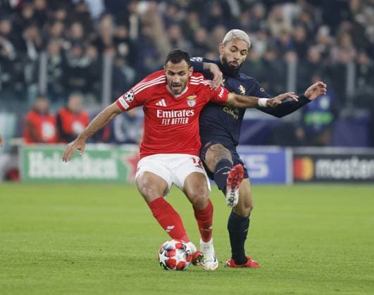 Vangelis Pavlidis of SL Benfica and Douglas Luiz of Juventus FC during the Uefa Champions League, 2024 25 season, football match between Juventus FC and Benfica Lisbona on 29 January 2025 at Allianz Stadium, Turin, Italy. Photo Nderim Kaceli  Copyright: xNderimxKaceli IPAxSportx xipa-agency.netx xx IPA_53439096 IPA_Agency_IPA53439096