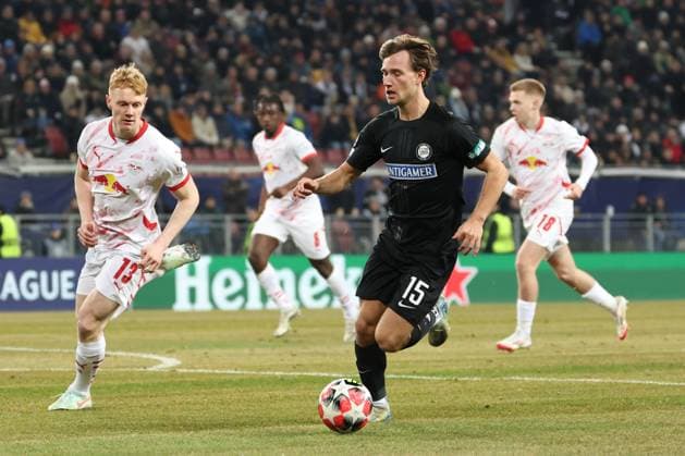 SOCCER - UEFA CL, Sturm vs RB Leipzig KLAGENFURT,AUSTRIA,29.JAN.25 - SOCCER - UEFA Champions League, SK Sturm Graz vs RasenBallsport Leipzig. Image shows Nicolas Seiwald (RB Leipzig) and William Boeving (Sturm).  GEPAxpictures xChrisxBauer