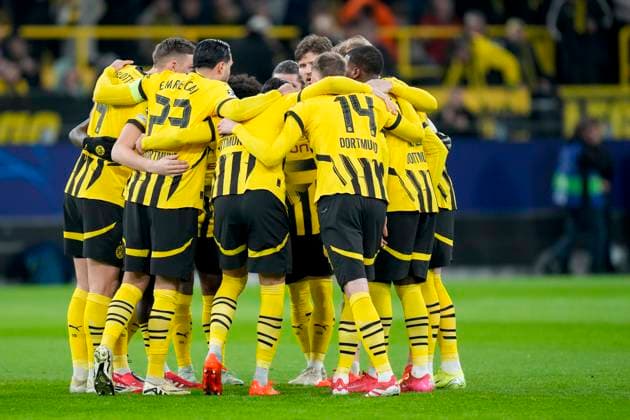 Team circule of Dortmund during the UEFA Champions League 2024 25 League Phase MD8 match between Borussia Dortmund and FC Shakhtar Donetsk at Signal Iduna Park on January 29, 2025 in Dortmund, Germany Photo by Alex Gottschalk DeFodi Images Defodi 001 20250129 1327131 Defodi-001
