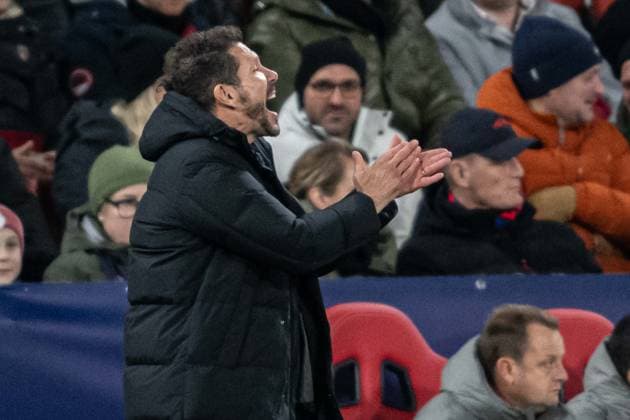 Diego Simeone gesticulates during UEFA Champions league match, Red Bull Salzburg - Atletico Madrid , 29. january 2025, Red Bull Arena, Salzburg, Austria Copyright: xMICHALxFAJT,ZOSPORTU.SKx FAJ_0758