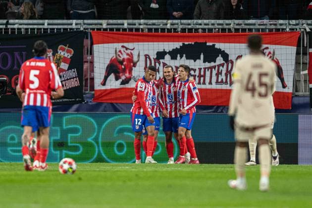 Atletico Madrid players a goal celebrate during UEFA Champions league match, Red Bull Salzburg - Atletico Madrid , 29. january 2025, Red Bull Arena, Salzburg, Austria Copyright: xMICHALxFAJT,ZOSPORTU.SKx FAJ_0799