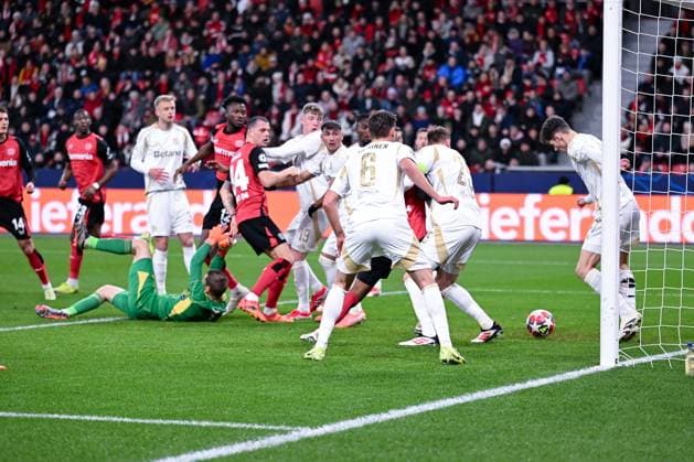 29.01.2025, Fussball, Champions League, 8. Spieltag, Saison 2024 2025, Bayer 04 Leverkusen - Sparta Prag, Chaos im Strafraum xRHR-FOTO TKx Copyright: RHR-FOTOx RHR-FOTO TK