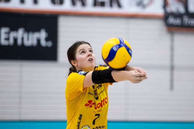 1 Volleyball Bundesliga Women Schwarz Weiss Erfurt vs VfB Suhl LOTTO Thüringen Erfurt 29 01 2025 Emma Sambale 7 VfB Suhl LOTTO Thüringen 1 Volleyball Bundesliga Women Schwarz Weiss Erfurt vs VfB Suhl LOTTO Thüringen Riethsporthalle Erfurt 29 01 2025 Copyright: xBEAUTIFULxSPORTS Duehringx