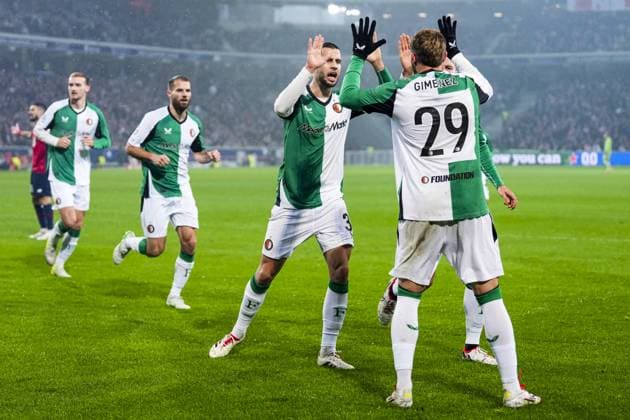 UEFA Champions League: Lille OSC v Feyenoord Lille - David Hancko of Feyenoord, Santiago Gimenez of Feyenoord during the eight and final round of new format of the Champions League 2024 2025. The match is set between Lille OSC and Feyenoord at Stade Pierre-Mauroy on 29 January 2025 in Lille, France. Copyright: xYannickxVerhoevenx