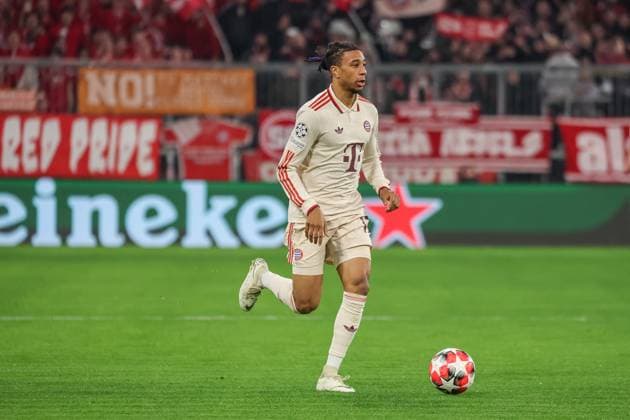 Michael Olise FC Bayern Muenchen, 17 with ball, GER, FC Bayern Muenchen vs SK Slovan Bratislava, Football, UEFA Champions League, Matchday 8, Season 2024 2025, 29 01 2025, GER, FC Bayern Muenchen vs SK Slovan Bratislava, Football, UEFA Champions League, Matchday 8, Season 2024 2025, 29 01 2025 Muenchen Copyright: xEibner-Pressefoto JennixMaulx EP_JML