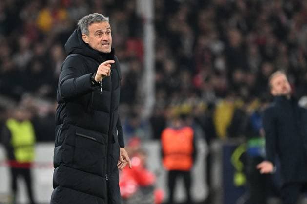 29 01 2025, xjhx, Football UEFA Champions League, VfB Stuttgart Paris St Germain v l Coach Luis Enrique PSG Paris St Germain gives instructions, gesticulates, gesticulate with arms gives instructions, gesticulate DFL DFB REGULATIONS PROHIBIT ANY USE OF PHOTOGRAPHS as IMAGE SEQUENCES and or QUASI VIDEO Stuttgart