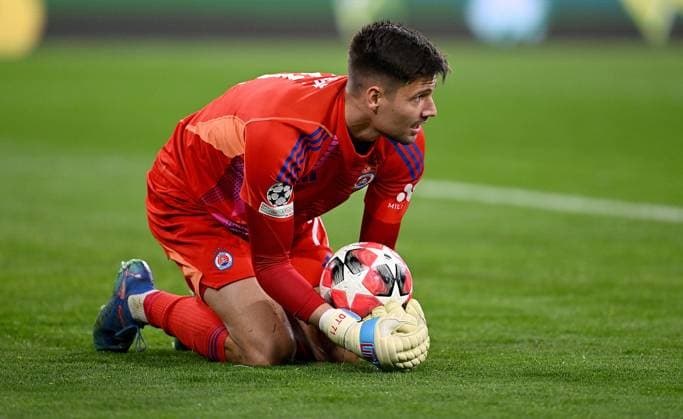 FOOTBALL CHAMPIONS LEAGUE SEASON 2024 2025 Preliminary round 8 Matchday FC Bayern Muenchen Slovan Bratislava 29 01 2025 Goalkeeper Dominik Takac Slovan Bratislava