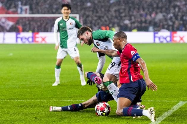 UEFA Champions League: Lille OSC v Feyenoord Lille - Santiago Gimenez of Feyenoord during the eight and final round of new format of the Champions League 2024 2025. The match is set between Lille OSC and Feyenoord at Stade Pierre-Mauroy on 29 January 2025 in Lille, France. Copyright: xYannickxVerhoevenx