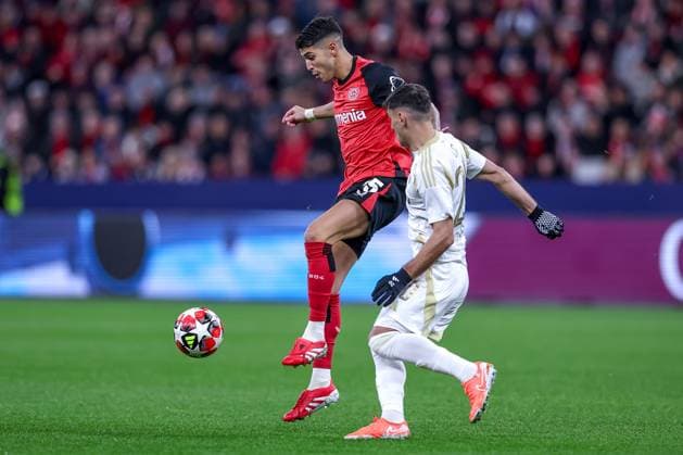 29 01 2025, Football, Bayer 04 Leverkusen AC Sparta Prague, UEFA Champions League, Matchday 8, BayArena, Season 2024 2025 Exequiel Palacios Bayer04 Leverkusen 25 in duel against Qazim Laci Sparta Prague 20 North Rhine-Westphalia Germany