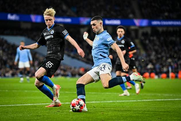 29th January 2025; Etihad Stadium, Manchester, England; UEFA Champions League Football, Manchester City versus Club Brugge; Phil Foden of Manchester City looks to cross the ball into the box  ActionPlus12745080 GodfreyxPitt