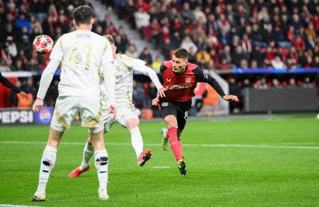 v l Adam SEVINSKY Prague , Patrik SCHICK LEV Goal chance, action, duel, Football Champions League, Matchday 8, Bayer 04 Leverkusen LEV Sparta Prague, on 29 01 2025 in Leverkusen Germany UEFA regulations prohibit any use of photographs as image sequences and or quasi video Â