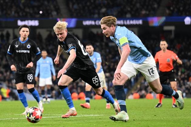 Manchester City v Club Brugge - UEFA Champions League MANCHESTER, ENGLAND - JANUARY 29 : De Bruyne Kevin midfielder of Manchester City and Seys Joaquim defender of Club Brugge battle for the ball during the UEFA Champions League 2024 25 League Phase MD8 match between Manchester City and Club Brugge on January 29, 2025 in Manchester, England, 29 01 2025 Manchester England  Copyright: xTomasxSiskx