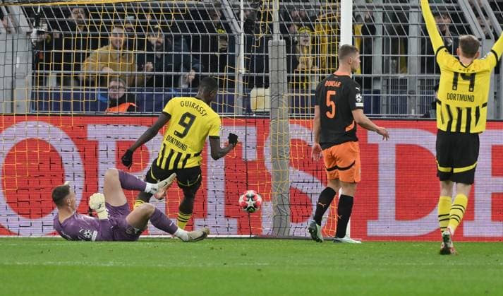 Serhou Guirassy Borussia Dortmund scores the goal for 1 0 29 01 2025, Football UEFA Champions League 2024 25, 8 Matchday Borussia Dortmund Shakhtar Donetsk Dortmund Signal Iduna Park North Rhine-Westphalia Germany Team2