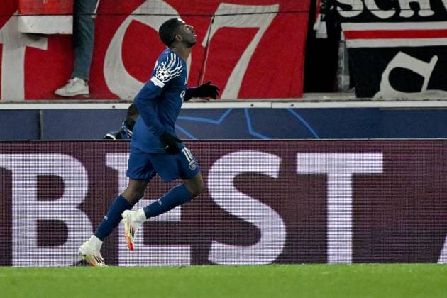 29 01 2025, xjhx, Football UEFA Champions League, VfB Stuttgart Paris St Germain v l Torjubel nach dem Tor zum celebrating the goal celebrate 0 2 durch Ousame Dembele PSG Paris St Germain DFL DFB REGULATIONS PROHIBIT ANY USE OF PHOTOGRAPHS as IMAGE SEQUENCES and or QUASI VIDEO Stuttgart