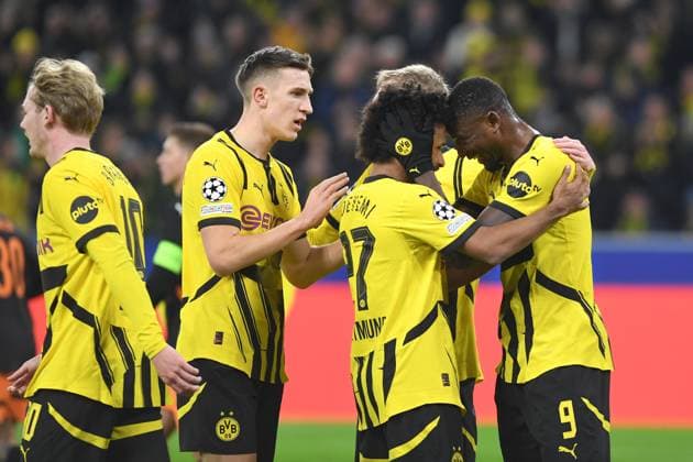 Karim Adeyemi Borussia Dortmund and Serhou Guirassy Borussia Dortmund celebrates after scoring his team™s first goal during the UEFA Champions League 2024 25 League Phase 8 matchday match between Borussia Dortmund and FC Shakhtar Donetsk, SIGNAL IDUNA PARK on January 29, 2025 in Dortmund, Germany, Germany Photo by Ralf Treese DeFodi Images Karim Adeyemi Borussia Dortmund and Serhou Guirassy Borussia Dortmund celebrates after scoring his team™s first goal with teammates during the UEFA Champions League 2024 25 League Phase MD8 match between Borussia Dortmund and FC Shakhtar Donetsk at Signal Iduna Park on January 29, 2025 in Dortmund, Germany Photo by Ralf Treese DeFodi Images Defodi 521 BVBDON20250129 013 Defodi-521