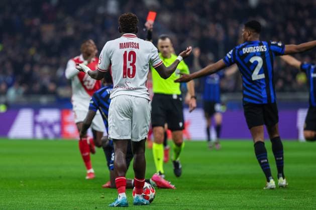 Christian Mawissa of AS Monaco FC red card during UEFA Champions League 2024 25 League Phase - Matchday8 football match between FC Internazionale and AS Monaco FC at San Siro Stadium  Copyright: xFabrizioxCarabelli IPAxSportx xipa-agency.netx xx IPA_53439526 IPA_Agency_IPA53439526