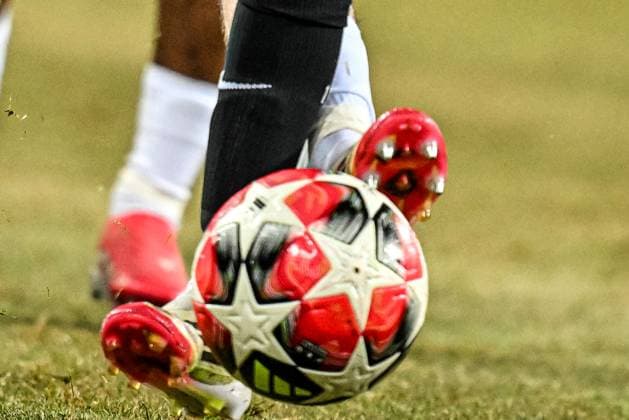 Sport Bilder des Tages SOCCER - UEFA CL, Sturm vs RB Leipzig KLAGENFURT,AUSTRIA,29.JAN.25 - SOCCER - UEFA Champions League, SK Sturm Graz vs RasenBallsport Leipzig. Image shows a feature with a ball and shoes.  GEPAxpictures xAvnixRetkoceri