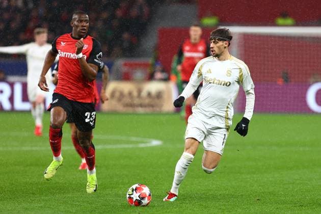 Veljko Birmancevic 14 AC Sparta Prague in duel, action, with Nordi Mukiele 23 Bayer 04 Leverkusen Bayer 04 Leverkusen vs AC Sparta Prague, Football, UEFA Champions League, Matchday 8, Season 2024 2025, 29 01 2025 Photo kolbert press Ant Palmer BayArena NRW Germany Copyright: xkolbert-press AntxPalmerx