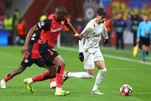 Veljko Birmancevic 14 AC Sparta Prague in duel, action, with Nordi Mukiele 23 Bayer 04 Leverkusen Bayer 04 Leverkusen vs AC Sparta Prague, Football, UEFA Champions League, Matchday 8, Season 2024 2025, 29 01 2025 Photo kolbert press Ant Palmer BayArena NRW Germany Copyright: xkolbert-press AntxPalmerx