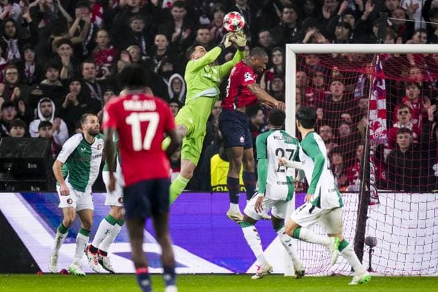 UEFA Champions League: Lille OSC v Feyenoord Lille - Feyenoord keeper Justin Bijlow during the eight and final round of new format of the Champions League 2024 2025. The match is set between Lille OSC and Feyenoord at Stade Pierre-Mauroy on 29 January 2025 in Lille, France. Copyright: xYannickxVerhoevenx