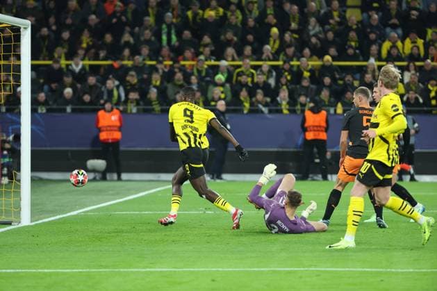 UEFA Champions League Borussia Dortmund Shakhtar Donetsk on 29 01 2025 at Signal Iduna Park in Dortmund Serhou Guirassy Dortmund 9 scores against goalkeeper Dmytro Riznyk Donetsk 31 to make it 1 - 0 MH