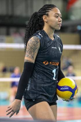 Wiesbaden, Deutschland 29. Januar 2025: 1. VBL - Frauen - 2024 2025 - VC Wiesbaden vs. Ladies in Black Aachen Im Bild: Serena Bruin (Ladies in Black Aachen, 1), Halle am Platz der deutschen Einheit Berlin Copyright: xFotostandx xUlrichxScherbaumx