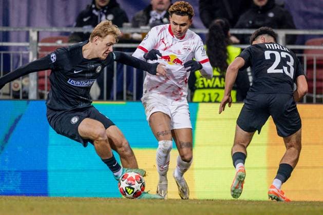 SOCCER - UEFA CL, Sturm vs RB Leipzig KLAGENFURT,AUSTRIA,29.JAN.25 - SOCCER - UEFA Champions League, SK Sturm Graz vs RasenBallsport Leipzig. Image shows Niklas Geyrhofer (Sturm), Antonio Nusa (RB Leipzig) and Arjan Malic (Sturm).  GEPAxpictures xMatthiasxTrinkl