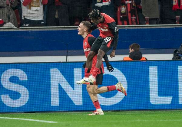 Florian Wirtz Bayer 04 Leverkusen, 10 cheers together with Jeremie Frimpong Bayer 04 Leverkusen, 30 29 01 2025, Football Bayer 04 Leverkusen AC Sparta Prague, UEFA Champions League, Season 2024 2025, Matchday 8 DFL regulations prohibit any use of photographs as image sequences and or quasi video Copyright: HMBxMedia xMarcoxBader